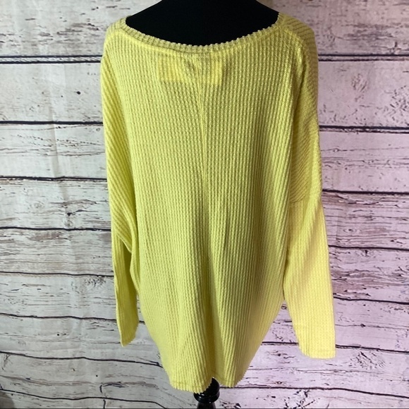 URBAN Outfitters Super Soft Citron Oversized Waffle Knit Top NWT - Picture 7 of 10